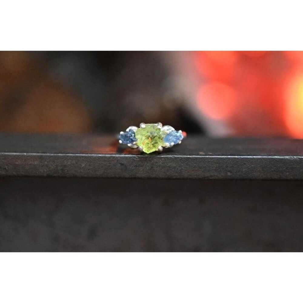 Peridot Engagement Ring - Three Stone Ring - Sapphire Ring - Unique Gemstone Ste - Picture 5 of 6